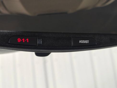 Used 2017 Chrysler Pacifica Touring-L FWD image 10