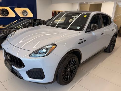 Used 2025 Maserati Grecale Modena AWD/4WD image 1