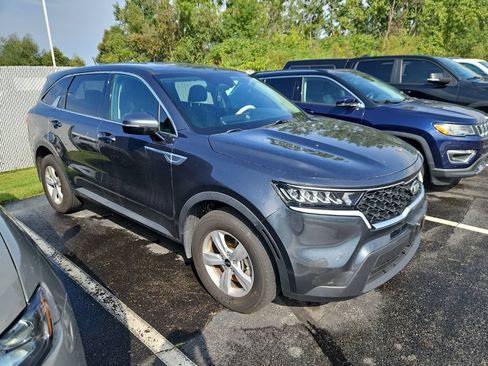 Used 2021 Kia Sorento LX AWD/4WD image 3