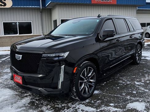 Used 2023 Cadillac Escalade ESV Sport Platinum w/ LPO, ONYX Package AWD/4WD image 4