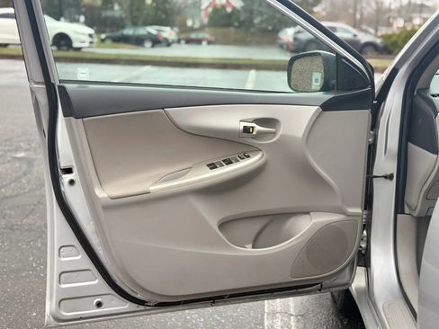 Used 2012 Toyota Corolla LE image 8