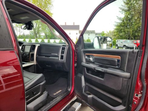 Used 2017 RAM 1500 Laramie w/ Convenience Group AWD/4WD image 38