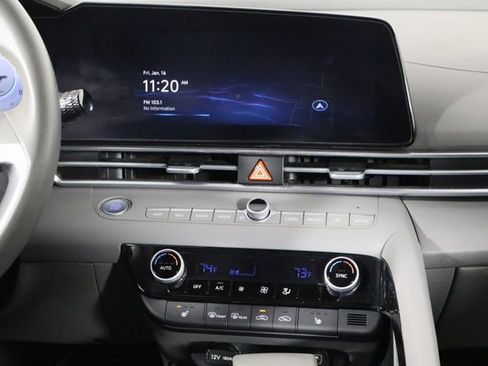 Used 2023 Hyundai Elantra SEL w/ Convenience Package FWD image 27