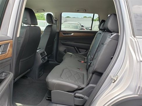 New 2026 Volkswagen Atlas SE image 7