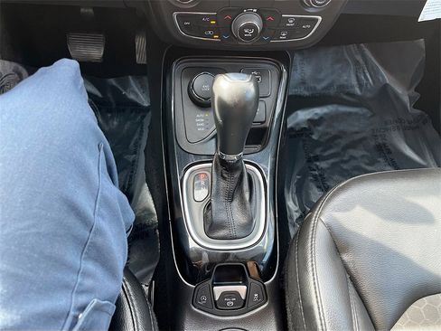 Used 2020 Jeep Compass Latitude image 16