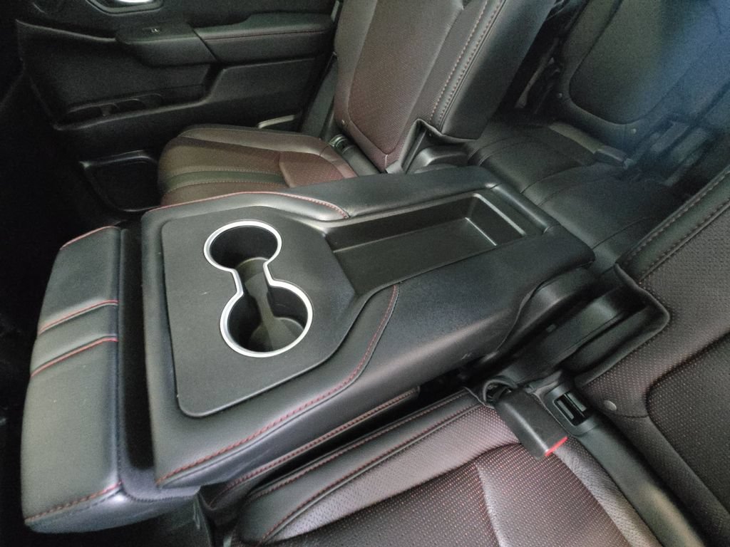 Used 2025 Honda Pilot Black Edition image 29
