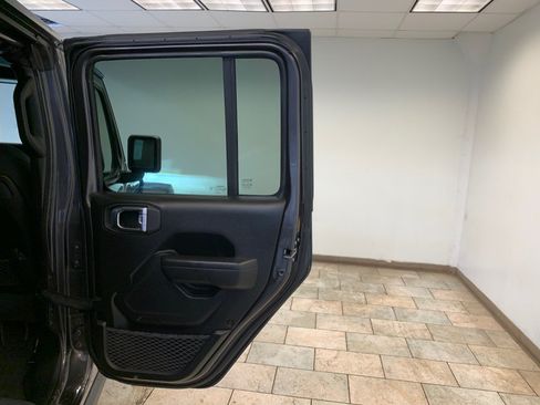 Used 2024 Jeep Wrangler Unlimited Rubicon 4xe w/ Convenience Group AWD/4WD image 46