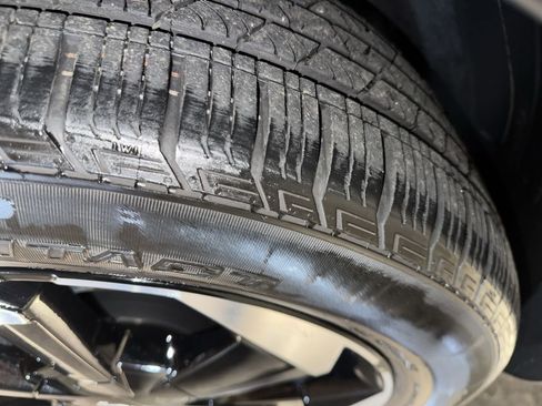 Certified 2025 Kia Sorento EX image 11