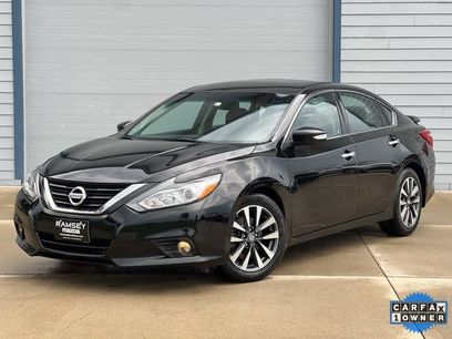 Used 2016 Nissan Altima 2.5 SL w/ Moonroof Package