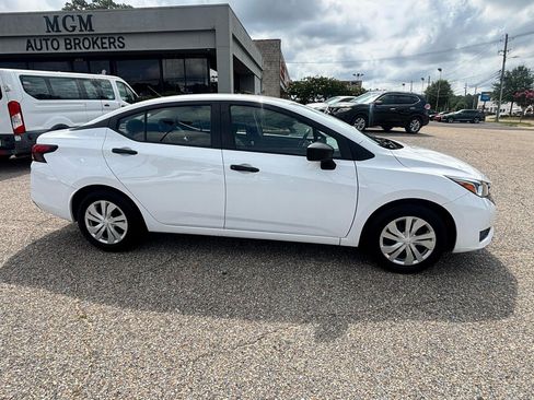 Used 2024 Nissan Versa S FWD image 23