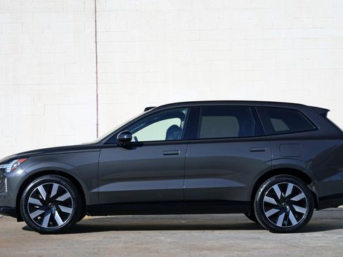 Used 2025 Volvo EX90 Ultra AWD/4WD image 9