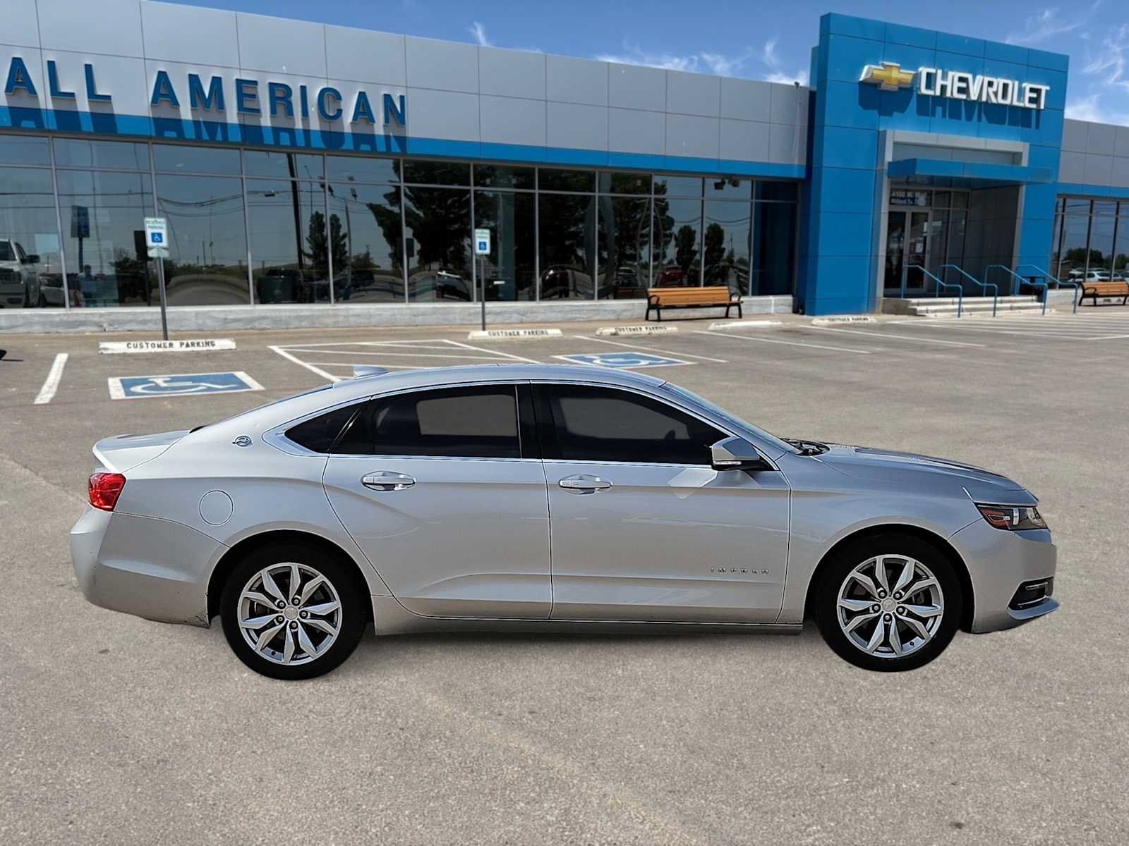 Used 2018 Chevrolet Impala LT FWD image 9
