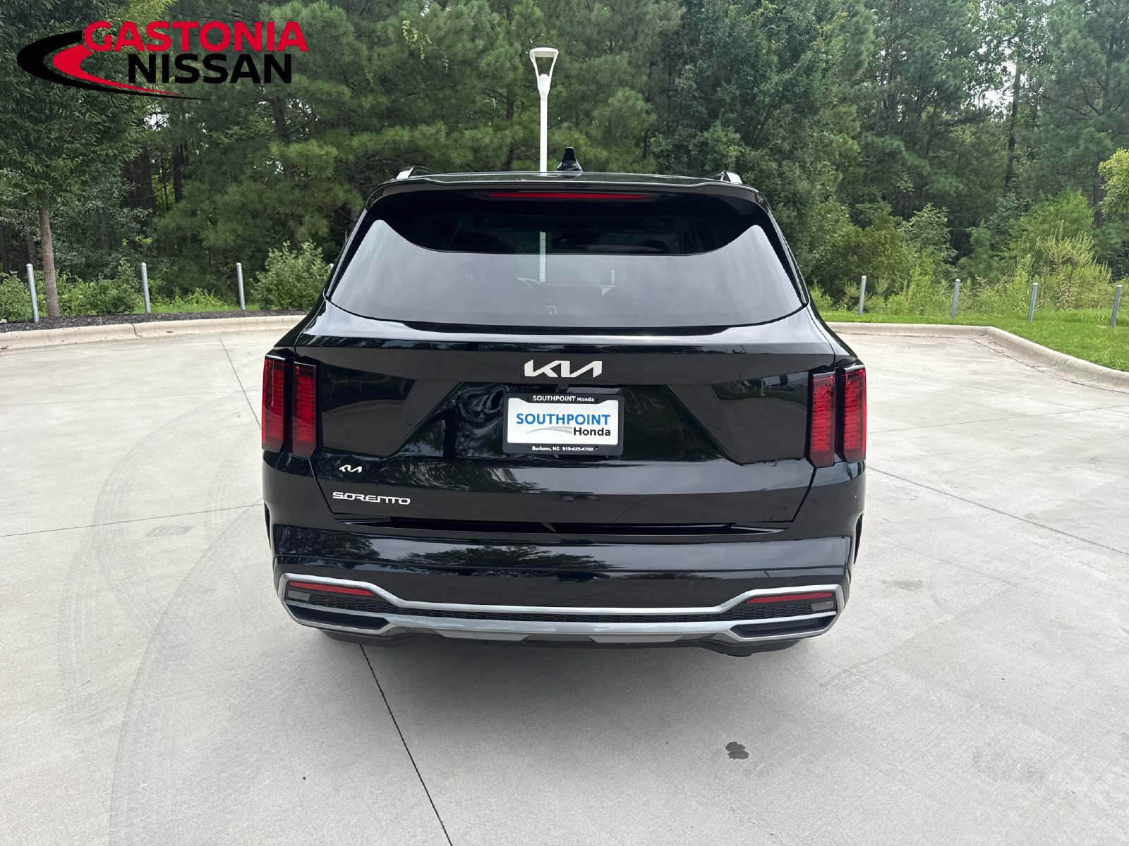 Used 2023 Kia Sorento EX w/ Panoramic Sunroof Package FWD image 7