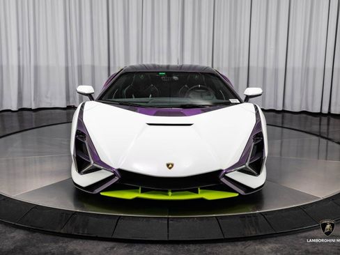 Used 2020 Lamborghini Sian Coupe image 8