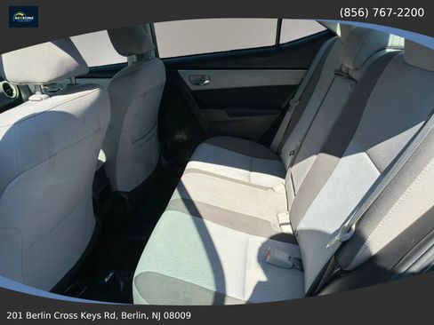 Used 2017 Toyota Corolla LE image 17