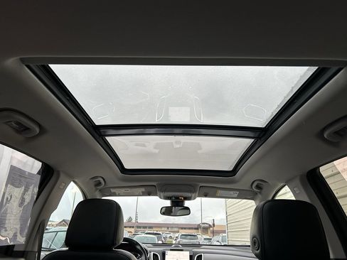 Used 2019 Chevrolet Equinox Premier image 15