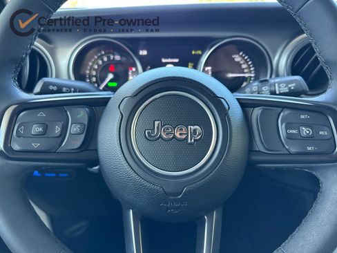Used 2023 Jeep Wrangler Unlimited AWD/4WD image 24