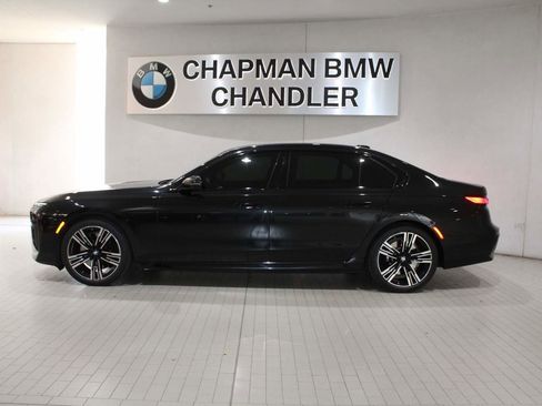 Certified 2023 BMW 740i w/ Luxury Rear Seating Package RWD image 3