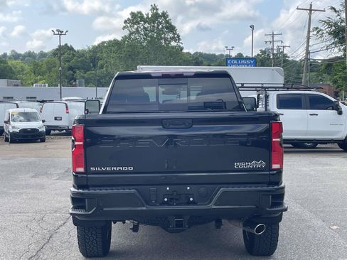 Certified 2024 Chevrolet Silverado 2500 High Country AWD/4WD image 4