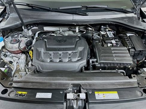 Used 2023 Volkswagen Tiguan SE AWD/4WD image 32