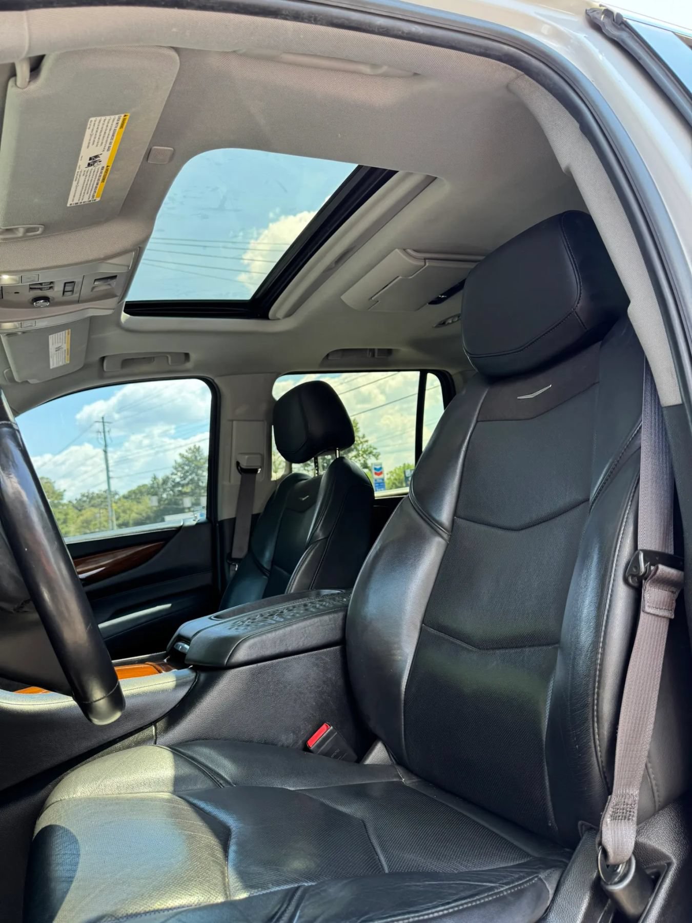 Used 2017 Cadillac Escalade Luxury AWD/4WD image 25