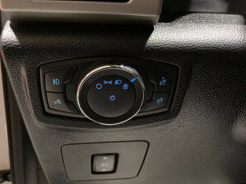 Used 2016 Ford F150 Lariat w/ Equipment Group 502A Luxury AWD/4WD image 25