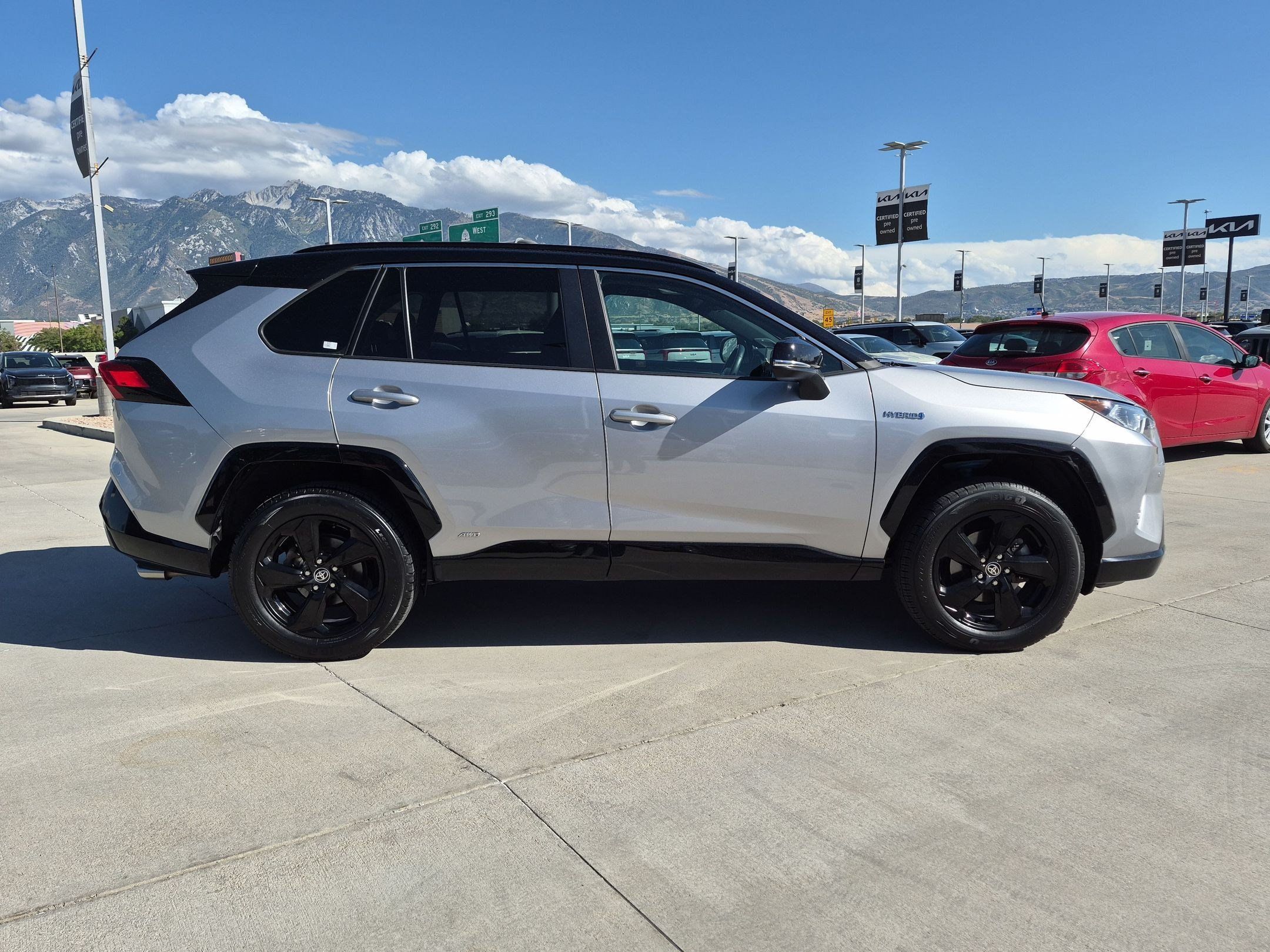 Used 2021 Toyota RAV4 XSE AWD/4WD image 7