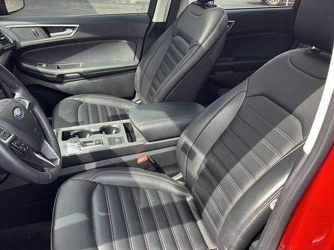 Certified 2022 Ford Edge SEL w/ Convenience Package image 4