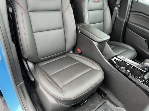 Used 2025 Chevrolet Trax RS w/ Driver Confidence Package FWD image 24