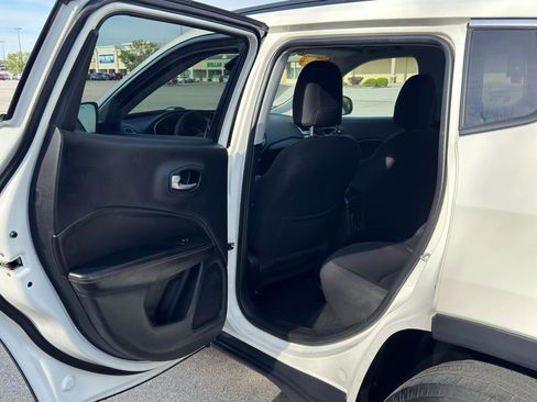 Used 2020 Jeep Compass Sport AWD/4WD image 34