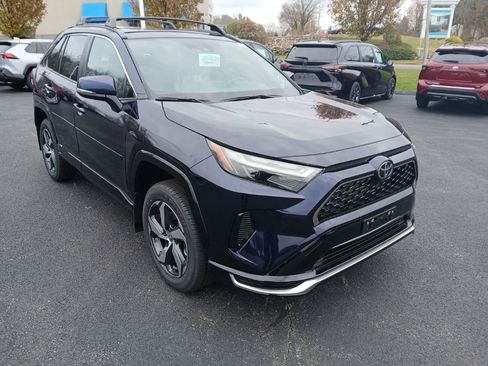 New 2025 Toyota RAV4 SE image 1