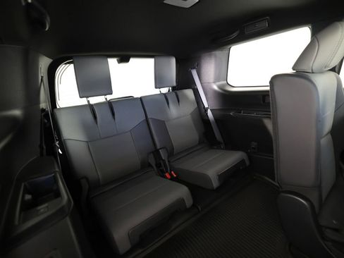 Used 2026 Lexus GX 550 w/ Accessory Package (2T) AWD/4WD image 12