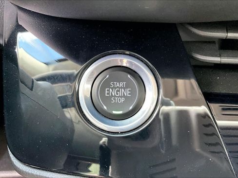 Certified 2025 Buick Envision Avenir AWD/4WD image 33