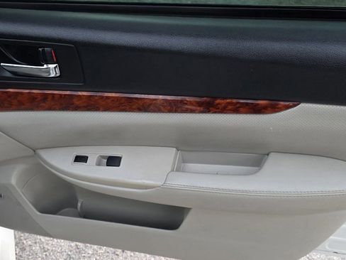 Used 2011 Subaru Legacy 2.5i Limited image 15