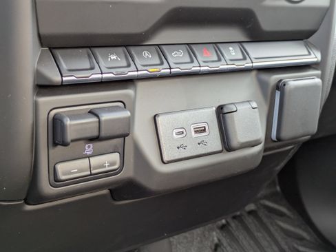 New 2025 Chevrolet Silverado 1500 W/T w/ WT Value Package image 19