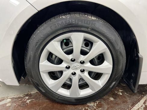 Used 2024 Toyota Corolla LE FWD image 27