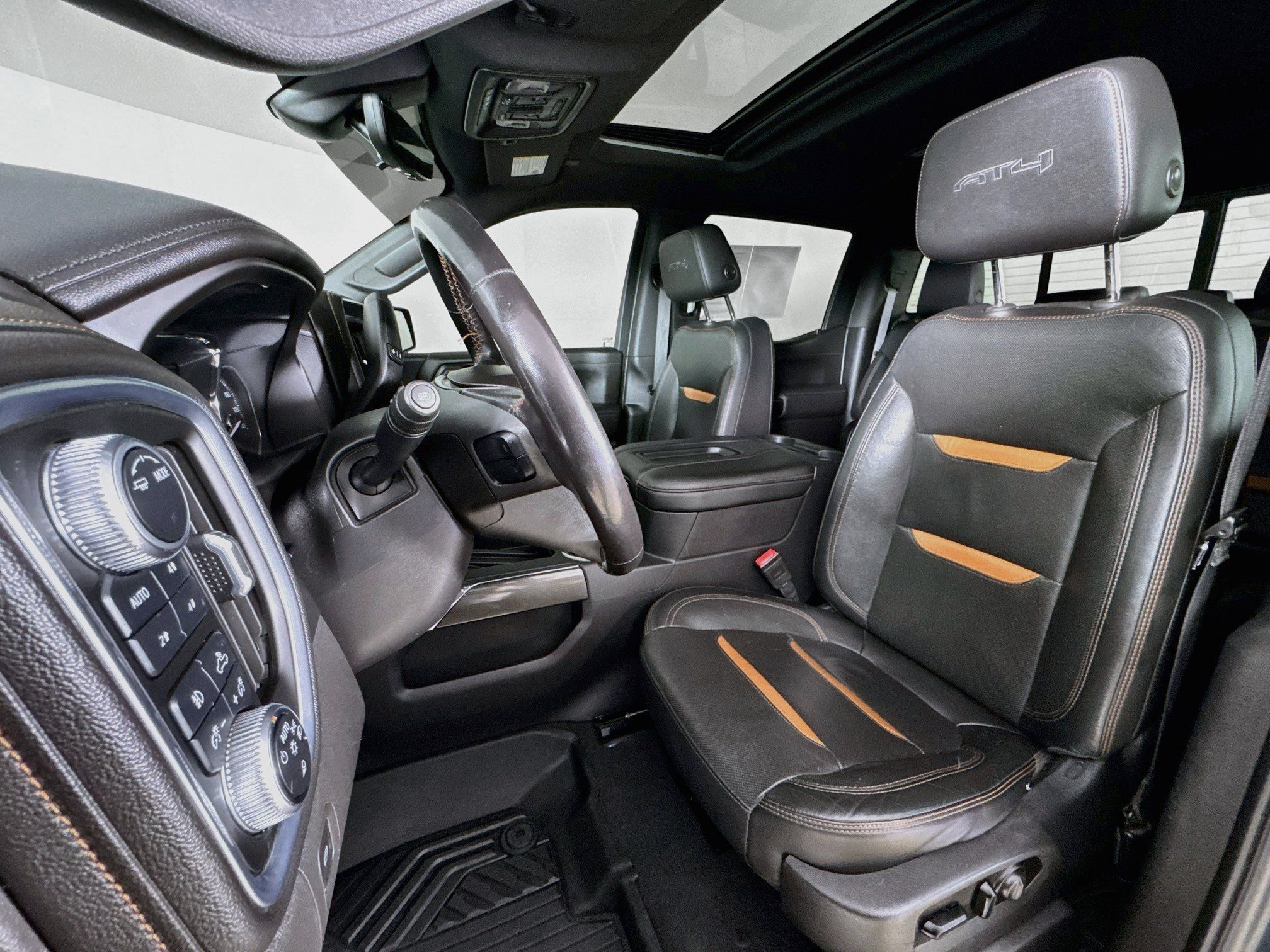 Used 2020 GMC Sierra 1500 AT4 w/ AT4 Premium Package AWD/4WD image 2