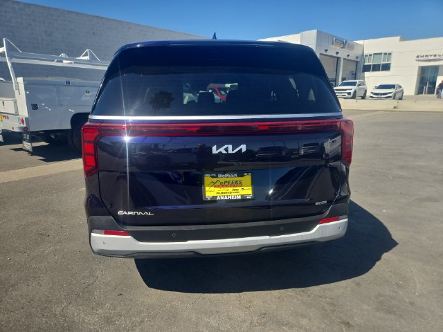 Used 2026 Kia Carnival LXS FWD image 5