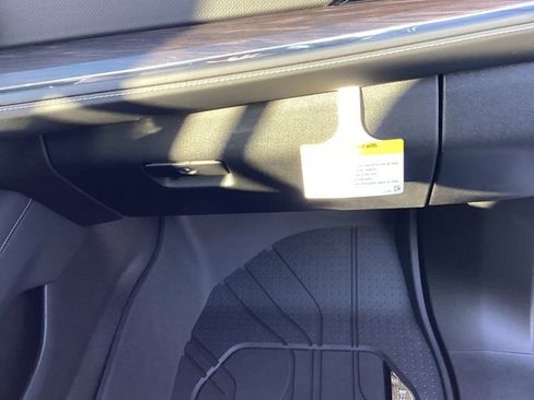 New 2026 Chevrolet Suburban Premier image 29