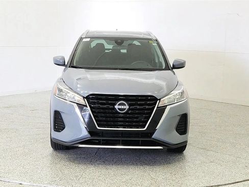 Used 2024 Nissan Kicks SV FWD image 2