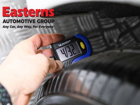 Used 2023 Chrysler Voyager LX image 26