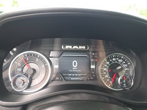 Used 2024 RAM 2500 Laramie AWD/4WD image 17