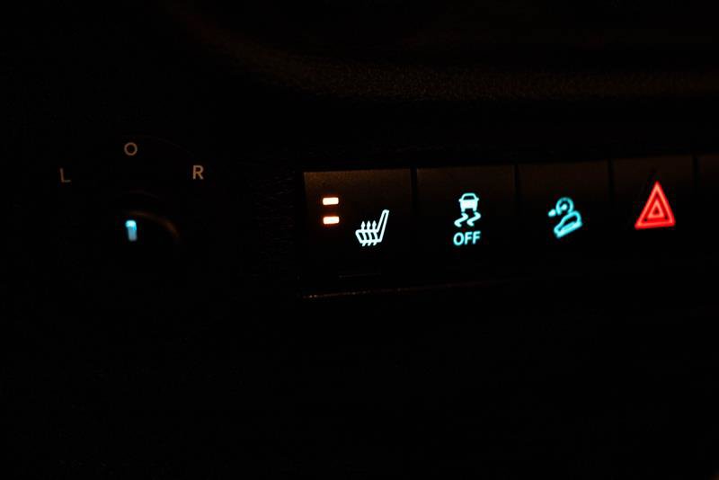 Used 2016 Jeep Wrangler Unlimited Sahara w/ Connectivity Group AWD/4WD image 18