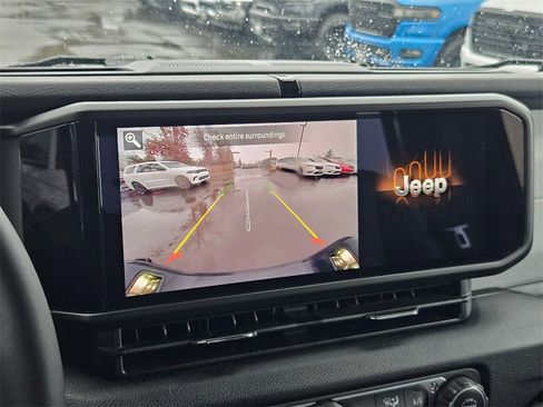 Certified 2024 Jeep Gladiator Sport image 24