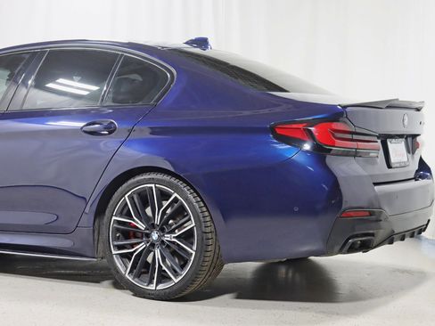 Used 2022 BMW M550i xDrive image 11