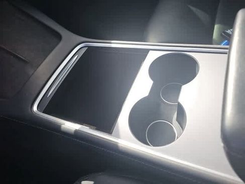 Used 2021 Tesla Model 3 Standard Range Plus image 13