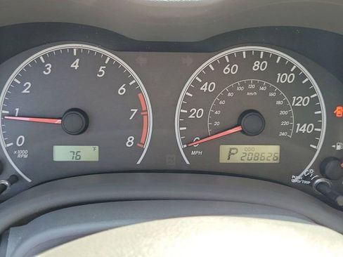 Used 2010 Toyota Corolla LE image 29