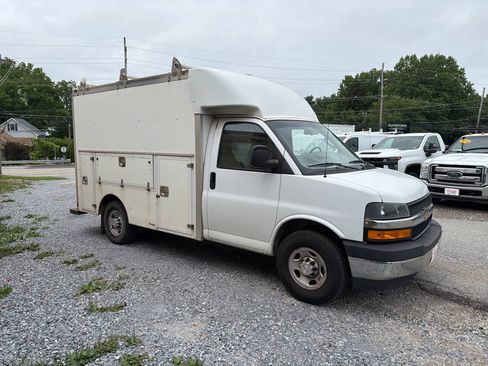 Used 2019 Chevrolet Express 3500 w/ Power Convenience Package RWD image 11