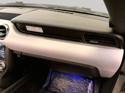 Used 2016 Ford Mustang Premium image 16