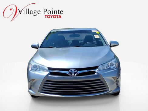 Used 2016 Toyota Camry XLE w/ Moonroof Package FWD image 2